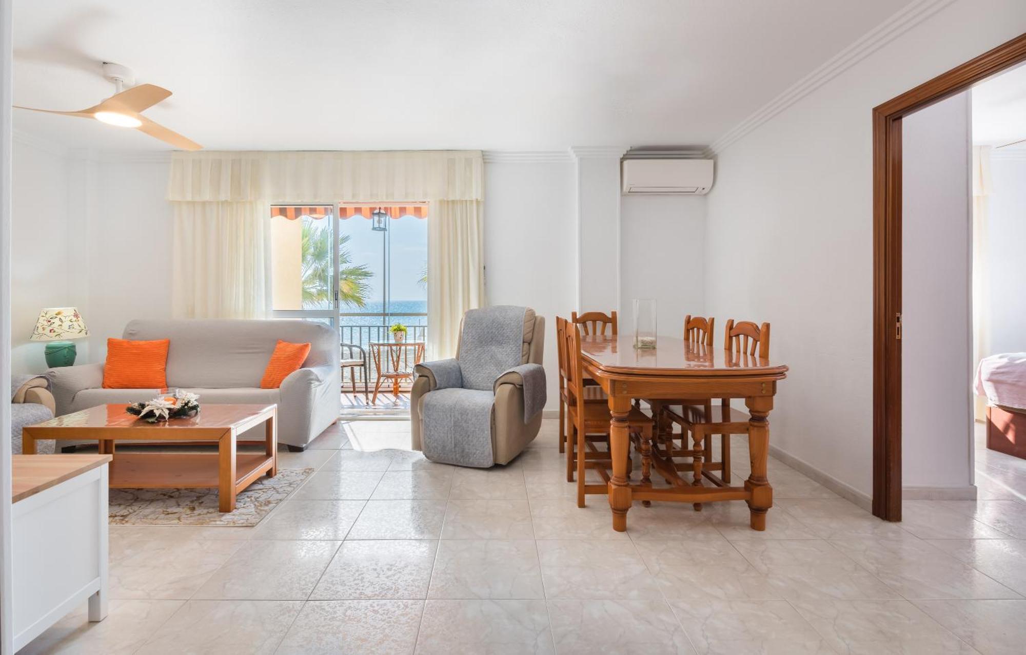 Apartamento Wintowinrentals Spectacular Sea Views On The Beachfront *