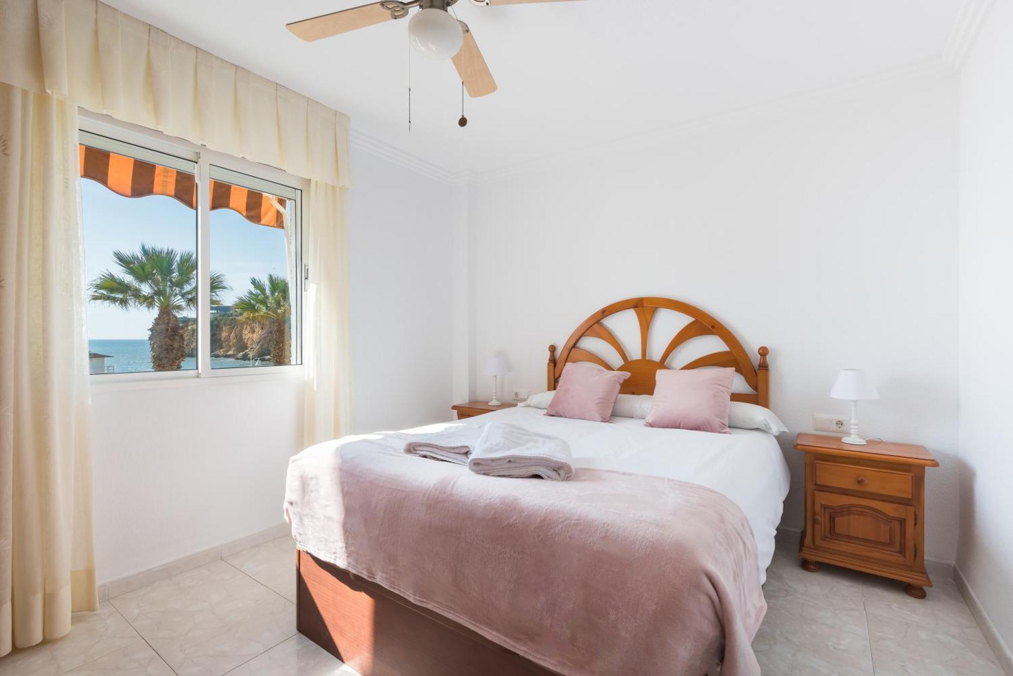 Apartamento Wintowinrentals Spectacular Sea Views On The Beachfront Rincón de la Victoria