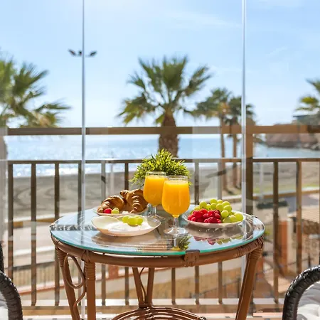 Wintowinrentals Spectacular Sea Views On The Beachfront Rincón de la Victoria Exterior foto