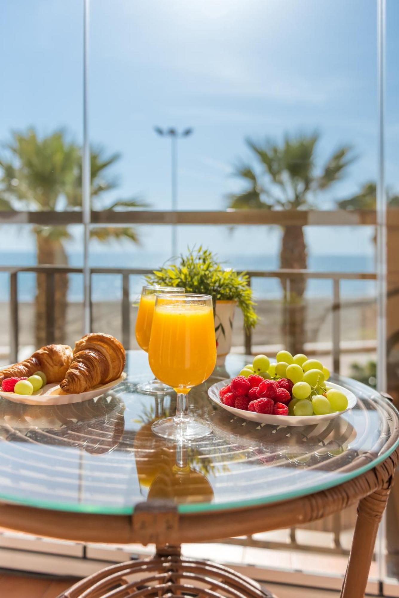 Wintowinrentals Spectacular Sea Views On The Beachfront *