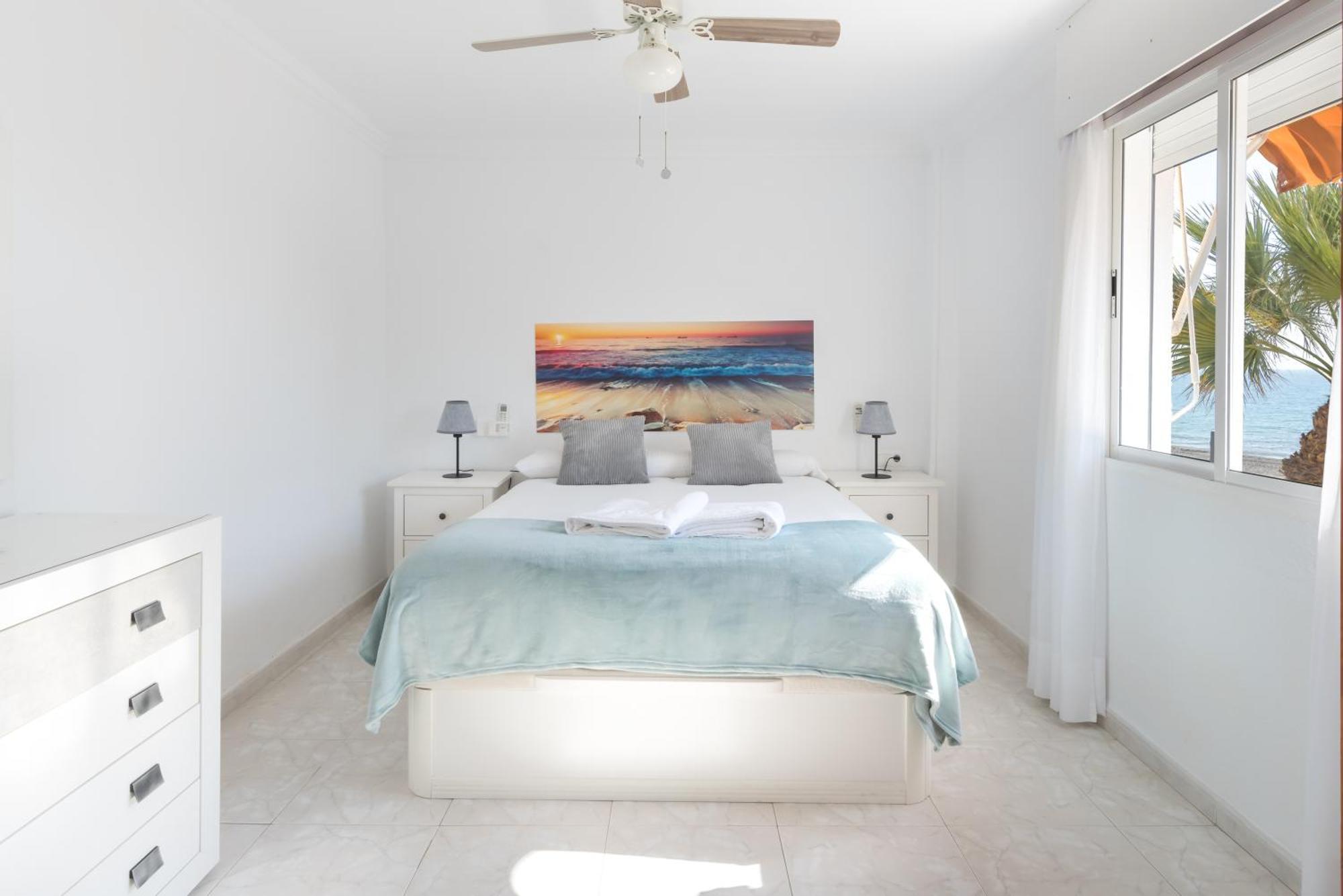 Apartment Wintowinrentals Spectacular Sea Views On The Beachfront