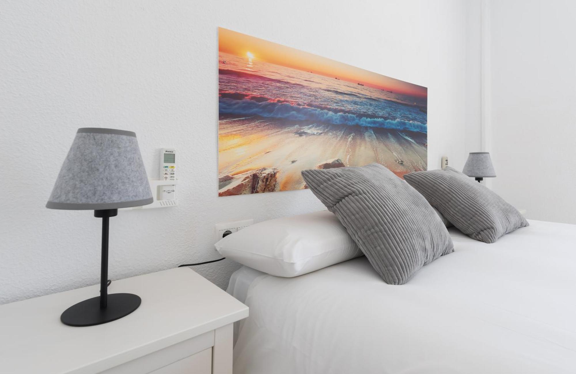 Wintowinrentals Spectacular Sea Views On The Beachfront Apartment Rincón de la Victoria